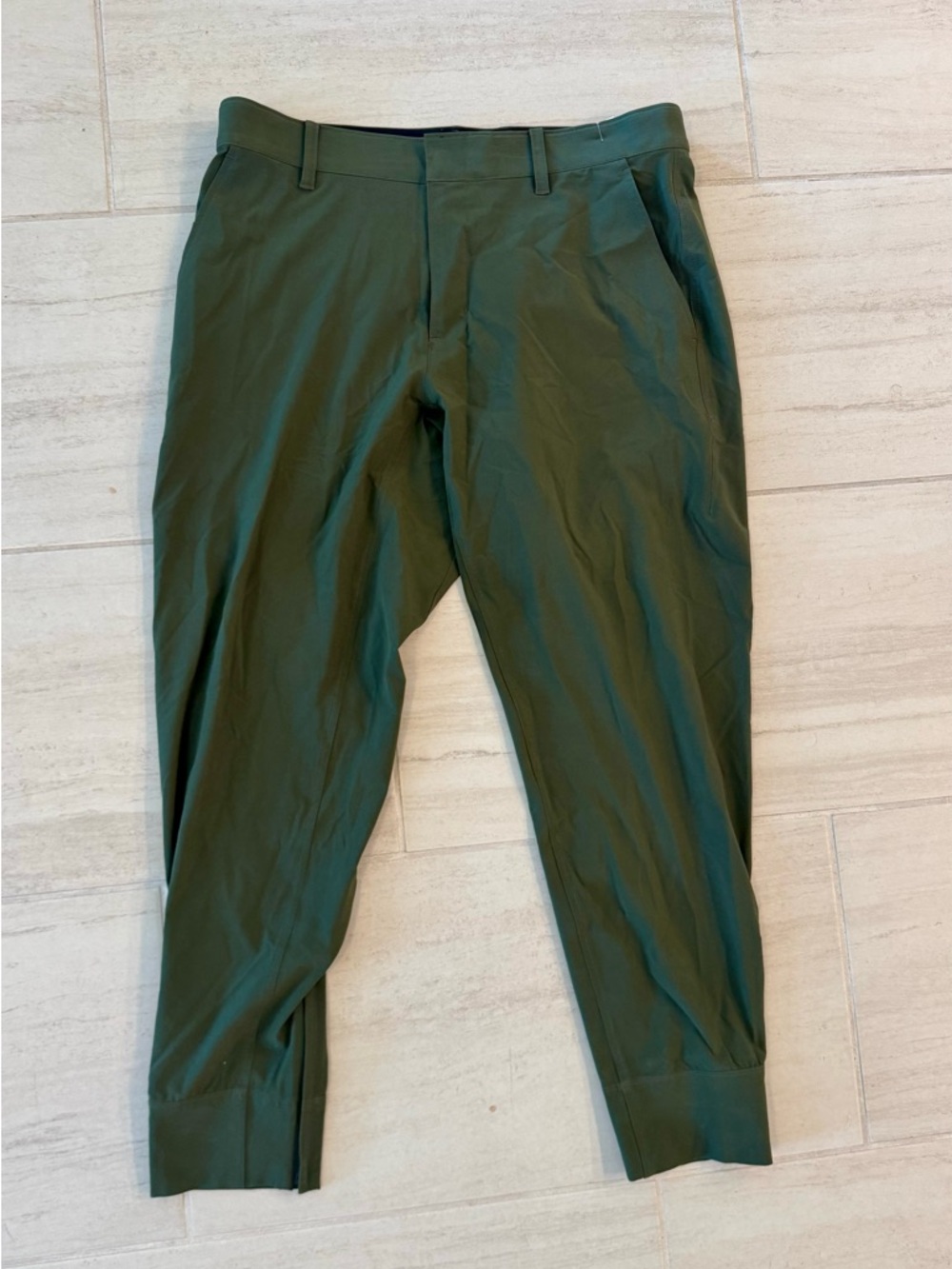 Nike Golf Men’s Green Size 34 Standard Fit Ankle Length Pants. NWT